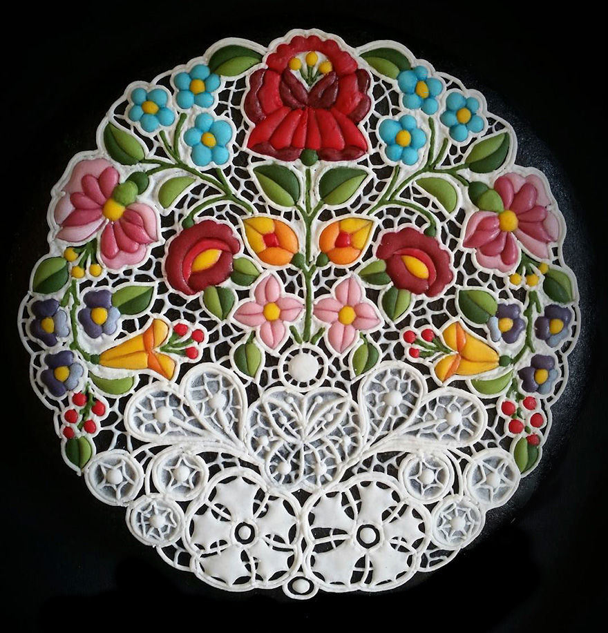 Hungarian Chef Turns Ordinary Cookies Into Stunning Embroidery-Inspired Art