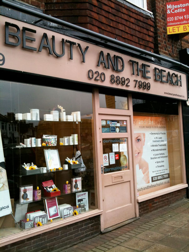 Beauty shop sign ‘BEAUTY AND THE BEACH’