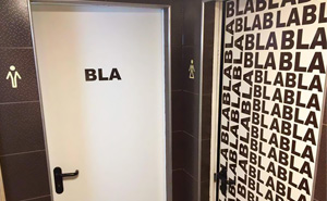 50 Funny Bathroom Signs People Found Around The World