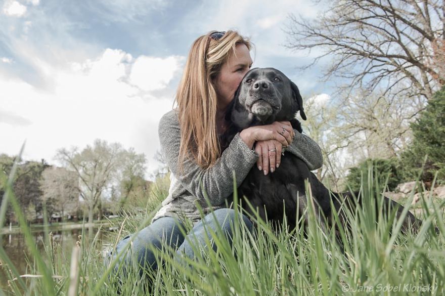 I Photograph The Special Bond Between Old Dogs And The People Who Love Them