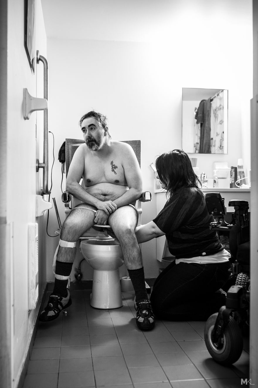 I Photographed Daily Struggles Of A Poet With Multiple Sclerosis