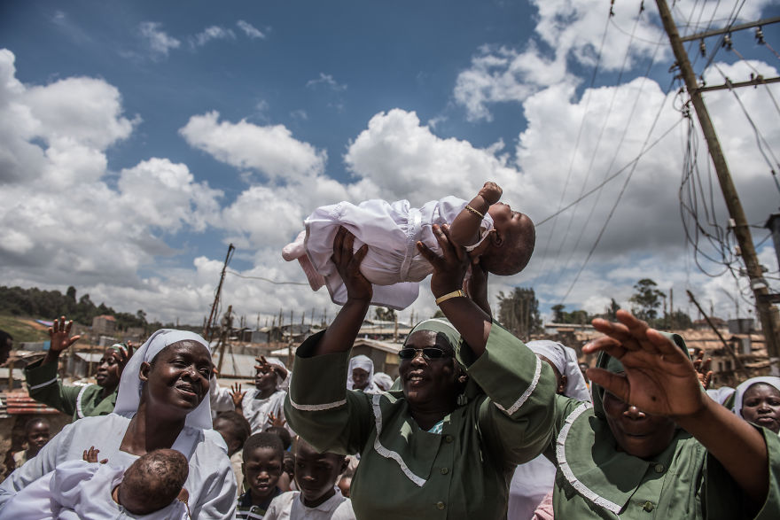 I Photographed Onywole, A Newborn Celebration In Kibera