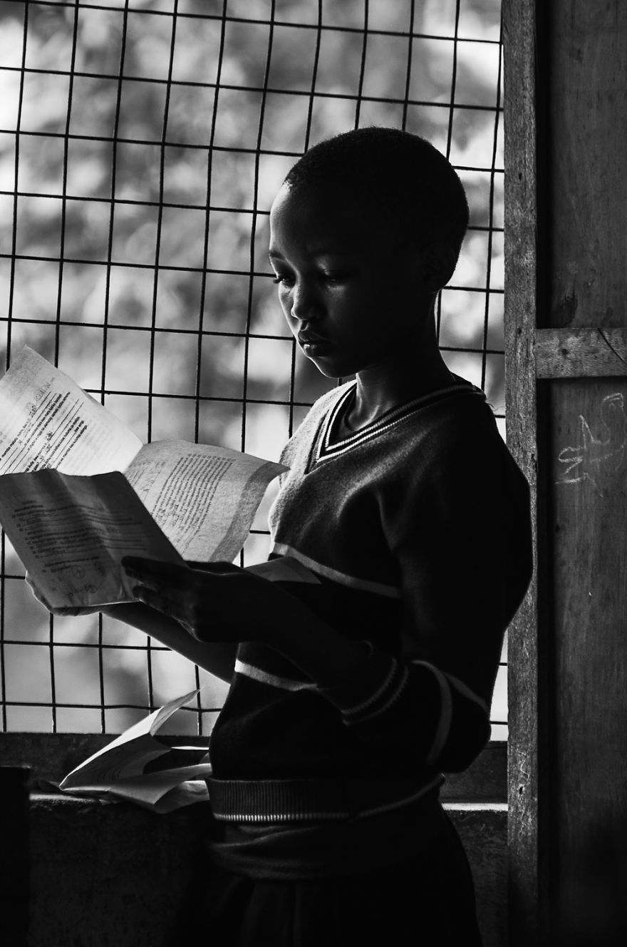I Spent A Month Documenting Everyday Lives Of Tanzanian Children While Building A Library For Them