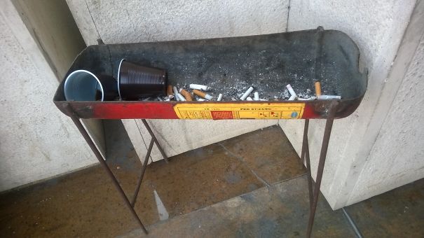 Ashtray Made ​​of A Fire Extinguisher