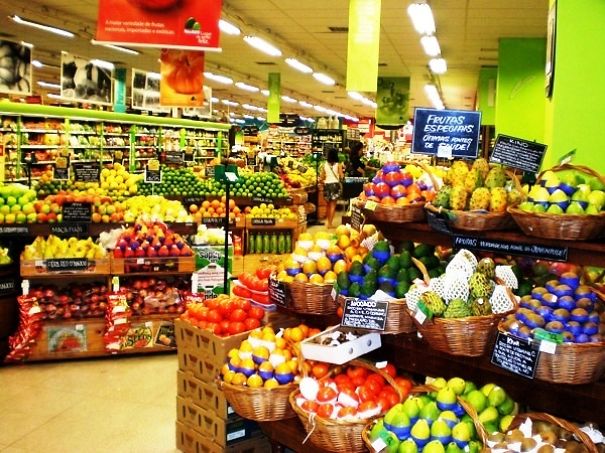 Italy To Pass New Law To Make All Supermarkets Give Unsold Food To Needy