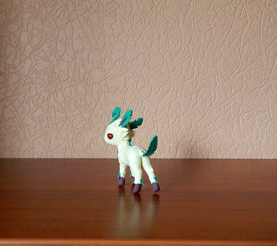 Pokemon Leafeon Figurine