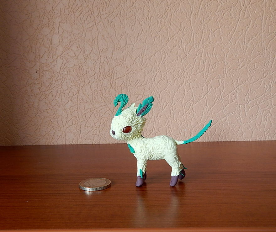 Pokemon Leafeon Figurine