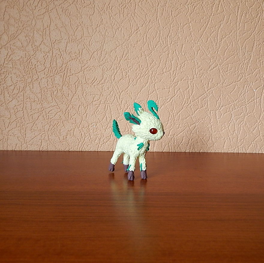 Pokemon Leafeon Figurine