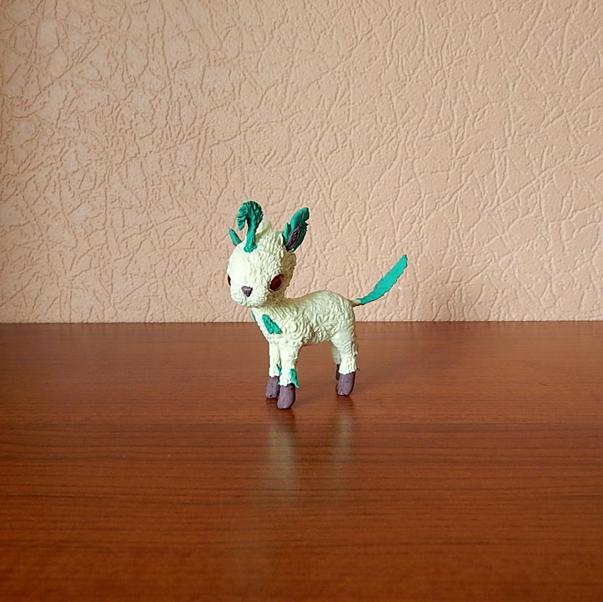Pokemon Leafeon Figurine