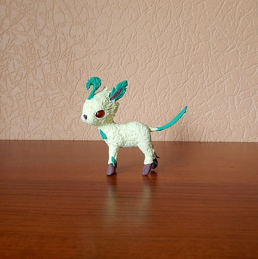Pokemon Leafeon Figurine