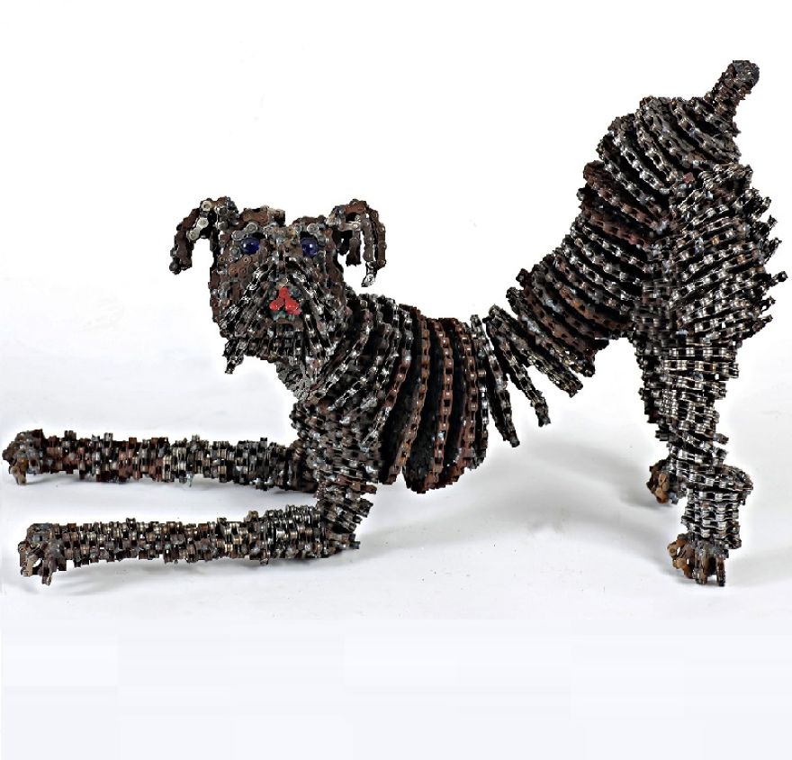 Unchained: I Create Dog Sculptures From Recycled Bicycle Chains