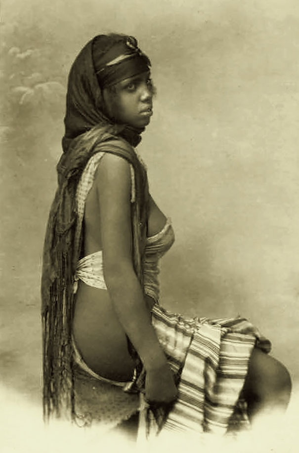 vintage nudes preteens Women's Beauty Captured 100 Years Ago In Vintage Postcards ...