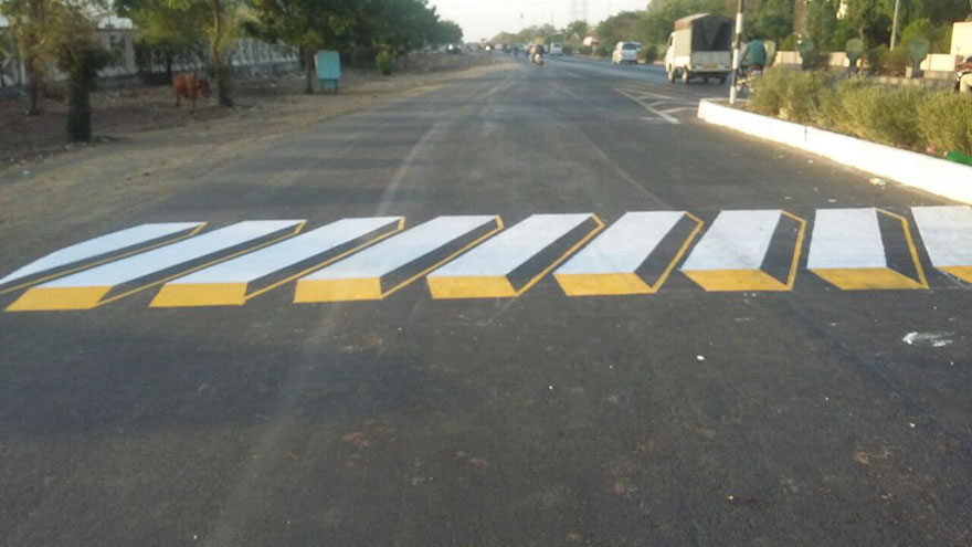 India To Use 3D Paintings As Speed Breakers To Slow Down Dangerous Drivers