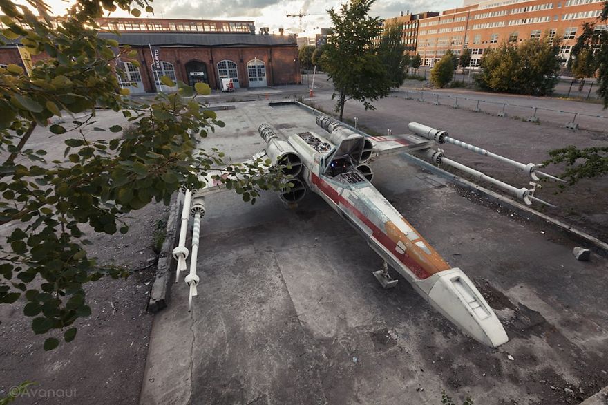 Artist Creates Stunning Star Wars Photos Using Toys And Forced Perspective