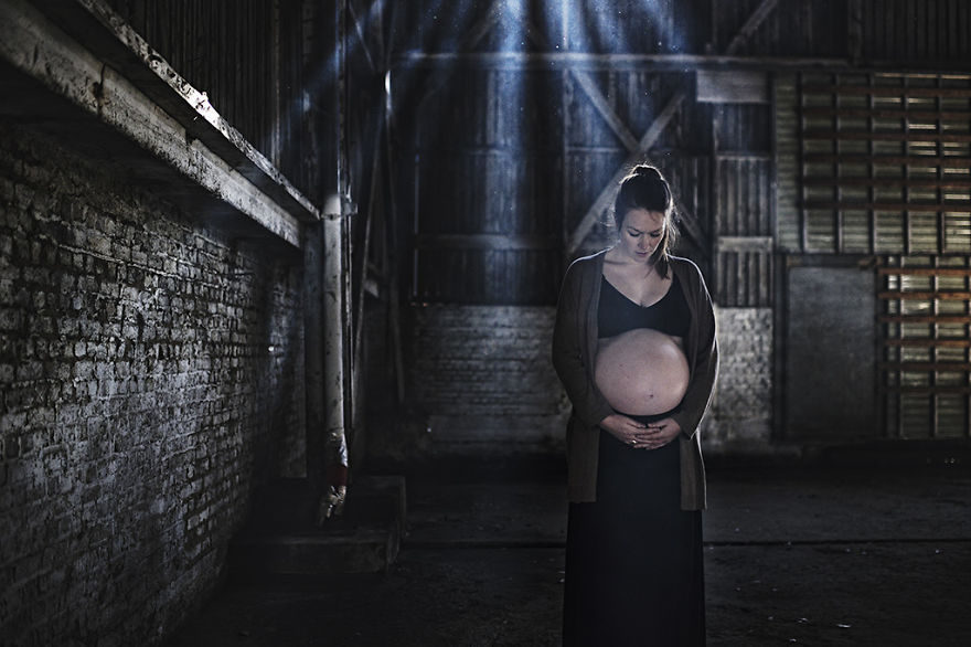 I Took Maternity Photography Out Of The Studio Into Urban Locations