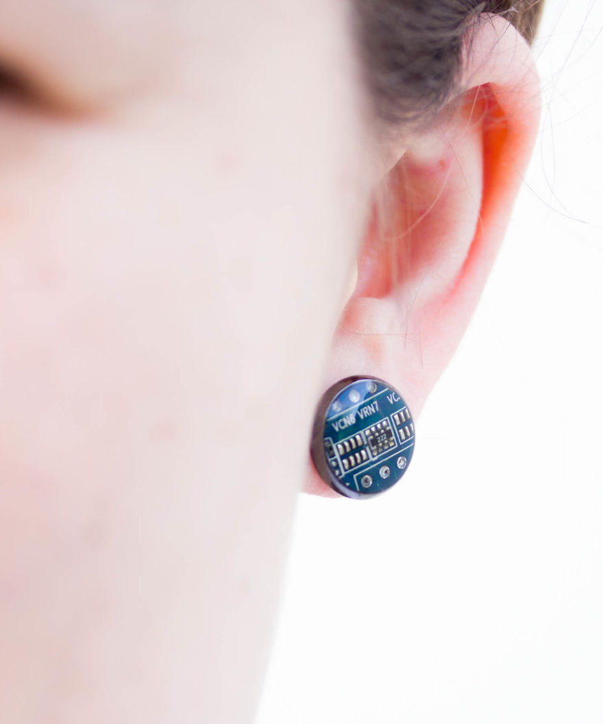 We Turn Old Computer Circuit Boards Into Modern Jewelry