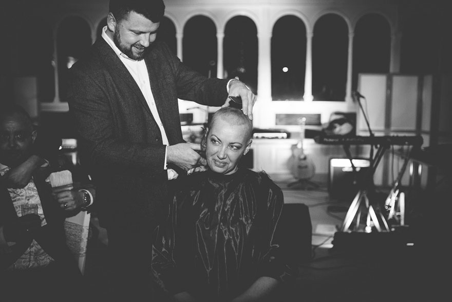 bride-shaves-hair-cancer-terminally-ill-husband-craig-joan-lyons-10