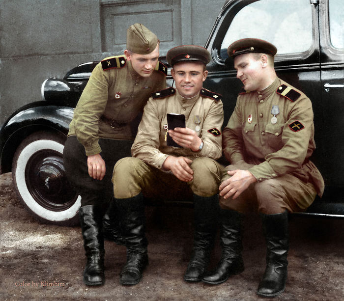 Anti Tank Artillery Soldiers, 1943