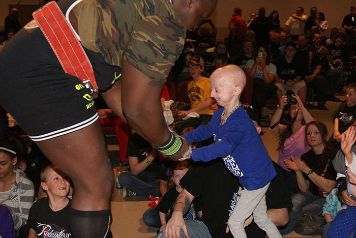 12-Year-Old Girl Fighting Rare Aging Disease Becomes Best Friends With 330Lbs Weightlifter A.K.A "The Beast"