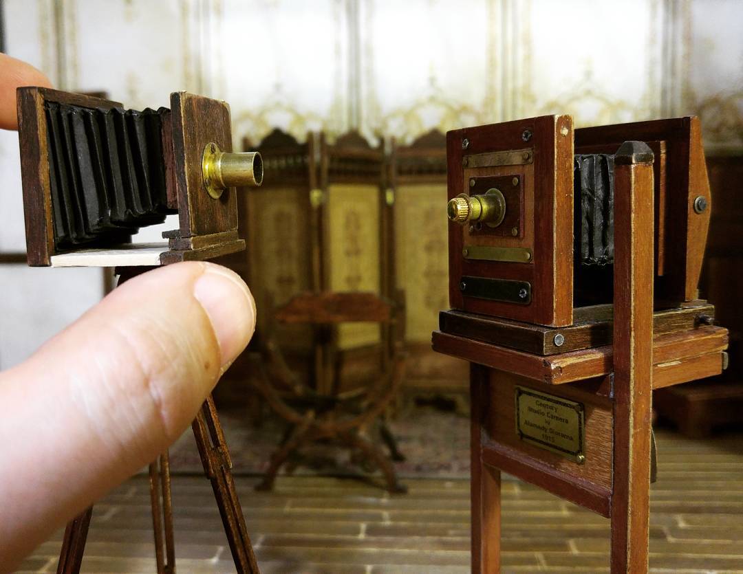 I Built A Miniature 1900s Photo Studio In Honor Of An Old Photographer