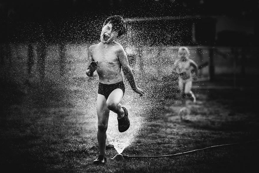 Photographer Mom Documents Her Kids' Childhood Without Electronic Devices