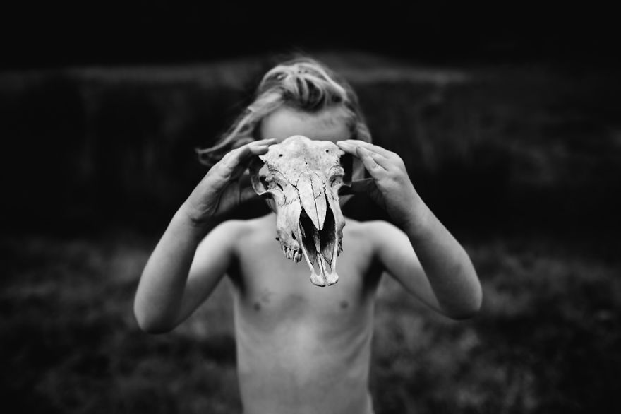 Photographer Mom Documents Her Kids' Childhood Without Electronic Devices