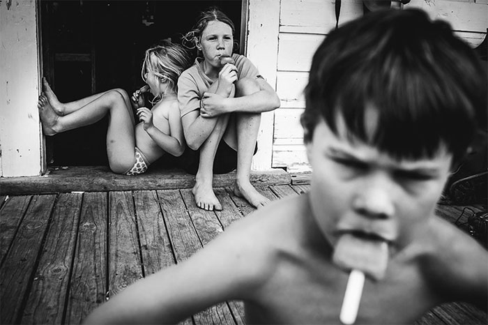 Photographer Mom Documents Her Kids’ Childhood Without Electronic Devices