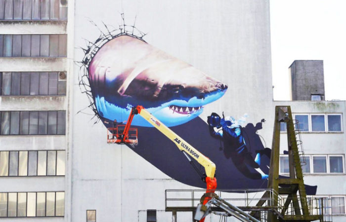Street Artists Show Their Talent Through Hyper-Realistic Urban Murals