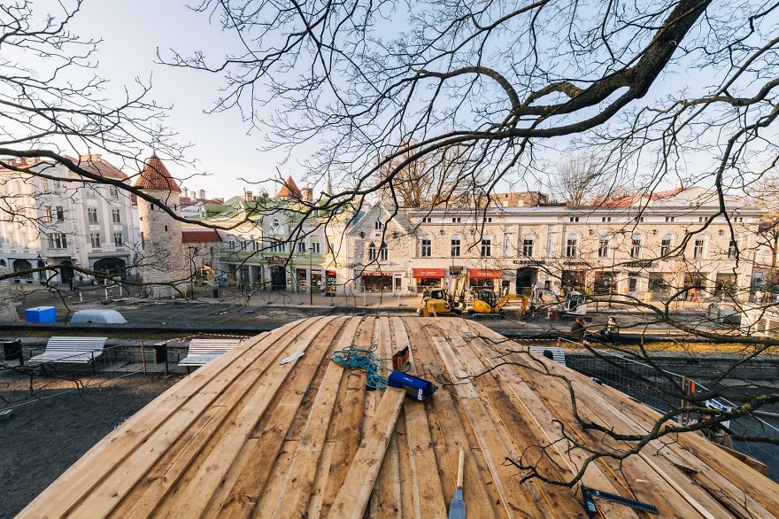 Students Build Three Wooden Installations Imitating The Waves For Tallinn Music Festival