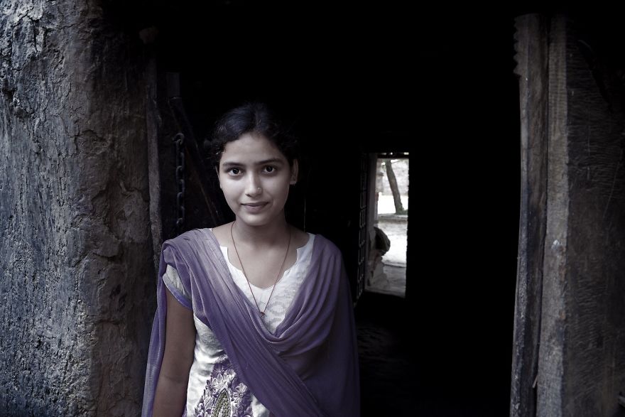 I Spent 1 Month In Villages Of Uttar Pradesh, India And Shoot Allure Of Rural Girls.