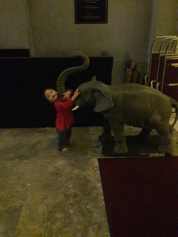 Clarissa-Astrid-Sofia-Friezcen-hugging-elephant-statue-5742d606539f0.jpg