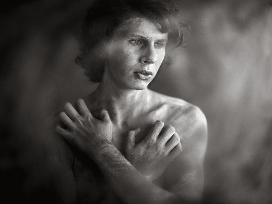 I Create Black And White Fine Art Portraits That Reveal People's Inner Faces