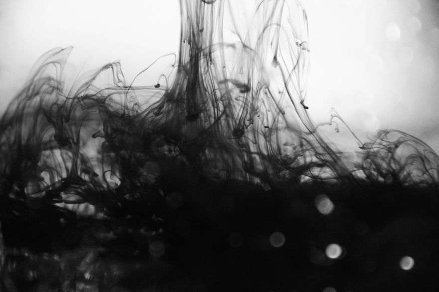 I Photographed The Mix Between Water And Ink (pt.1)