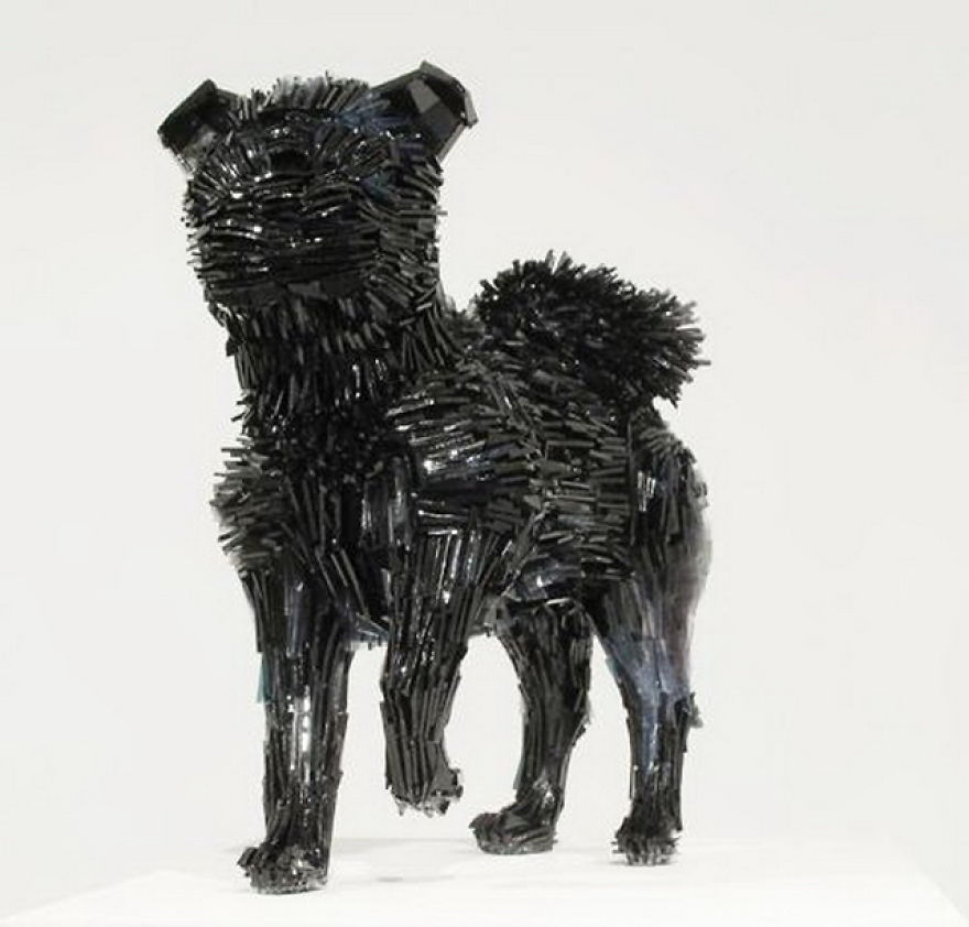 This Incredible Artist Turns Small Glass Shards Into Animal Sculptures