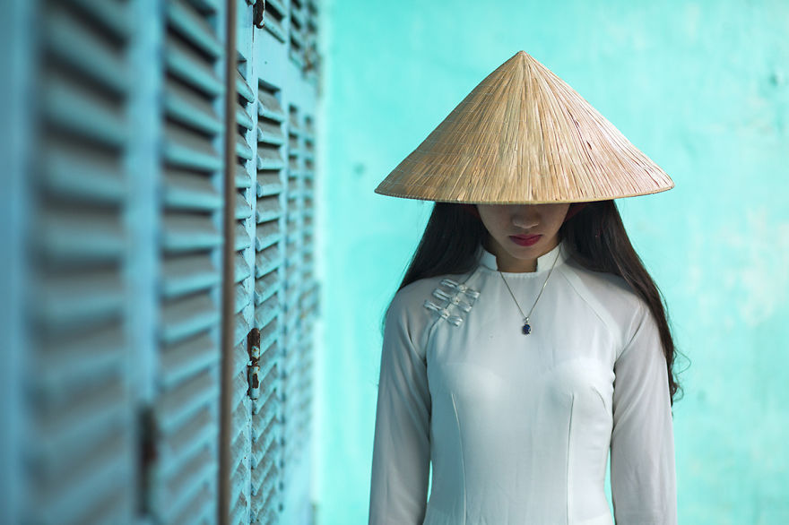 Photographer Rehahn Celebrates The Beauty Of Vietnam With Ao Dai Photo Collection