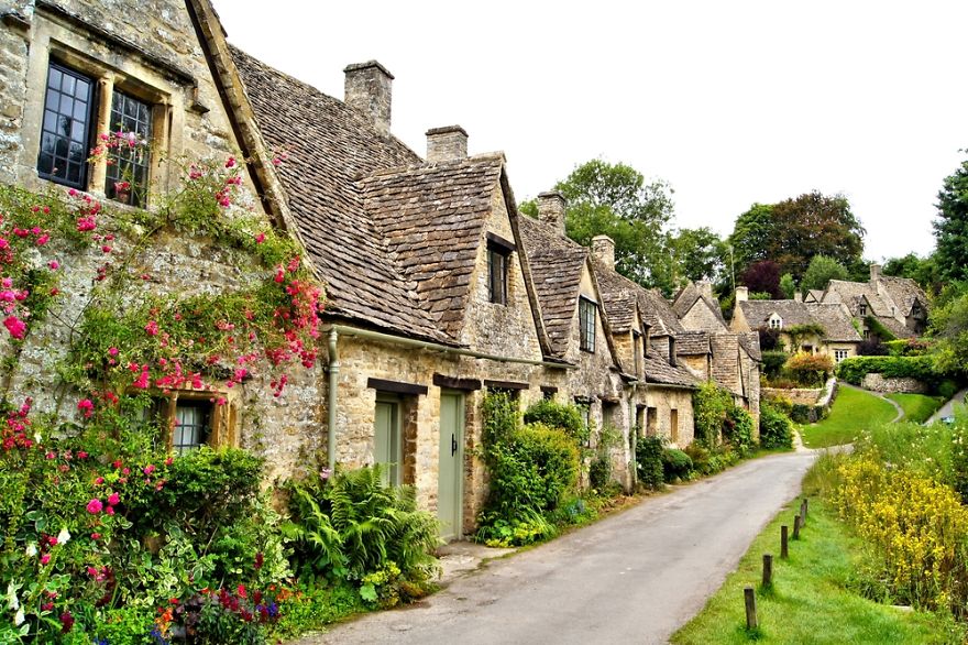The Green & Pleasant Land – 10 Most Charming Small Towns In England