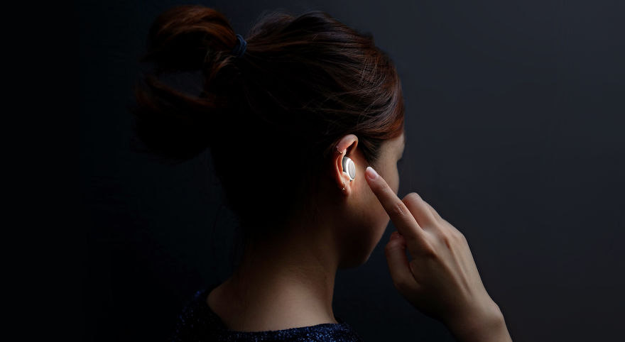 True Wireless Earbuds With Voice Translation True Wireless Earbuds With Voice Translation