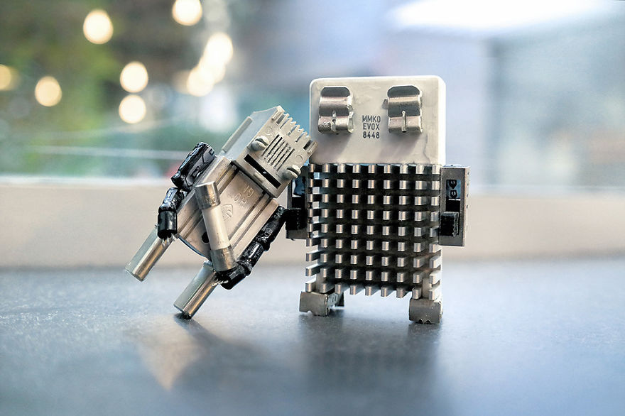 I Turn Electronic Waste Into Tiny Robots