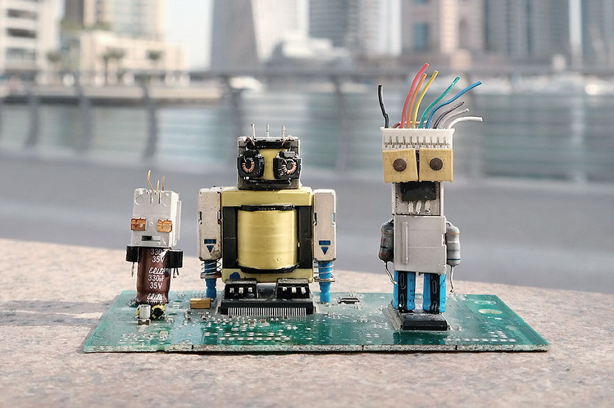 I Turn Electronic Waste Into Tiny Robots