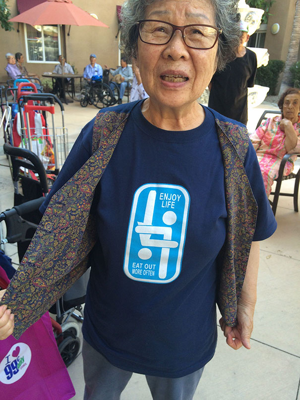 I Deliver Food To Seniors Who Live In Homes As A Side Job. This Woman's Shirt Made My Day