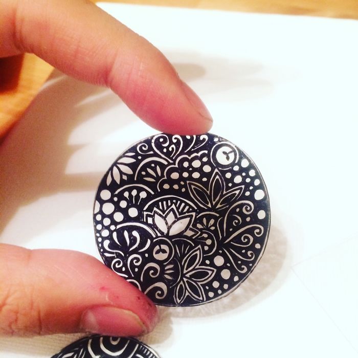 I Create Intricate Pen Drawings On Coasters With Floral Motives