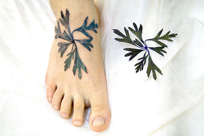Tattoo Artist Uses Real Leaves And Flowers As Stencils To Create Botanical Tattoos
