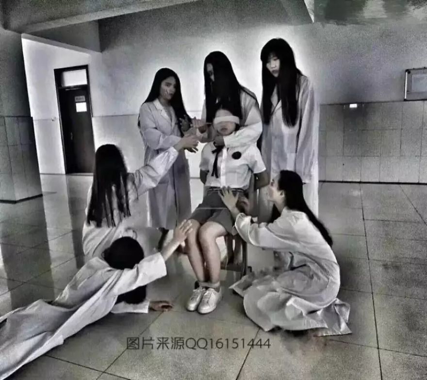 A Medical College's Graduation Photos In China This Year(just For Happy,not Real!)