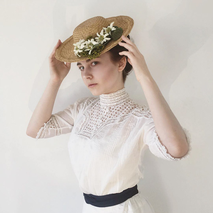 1900s Inspired Look