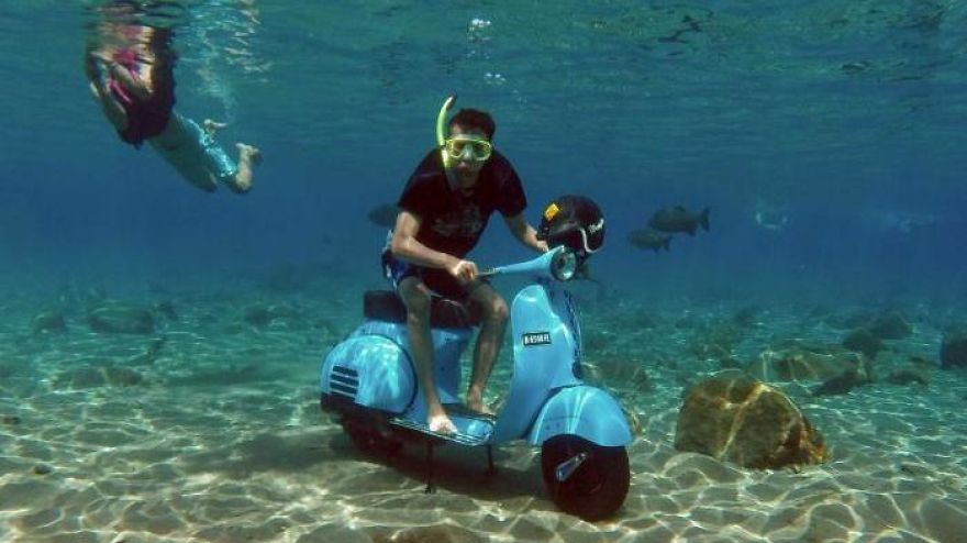 Go Down With Your Motorcycle In This Pool Go Down With Your Motorcycle In This Pool