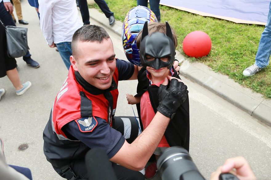Albanian Police Surprises Hospitalized Children By Dressing As Superheroes
