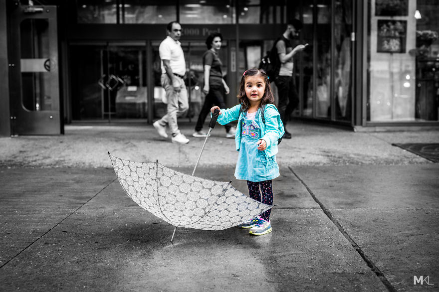 I Capture The Little Moments That Make Children's Lives So Colorful