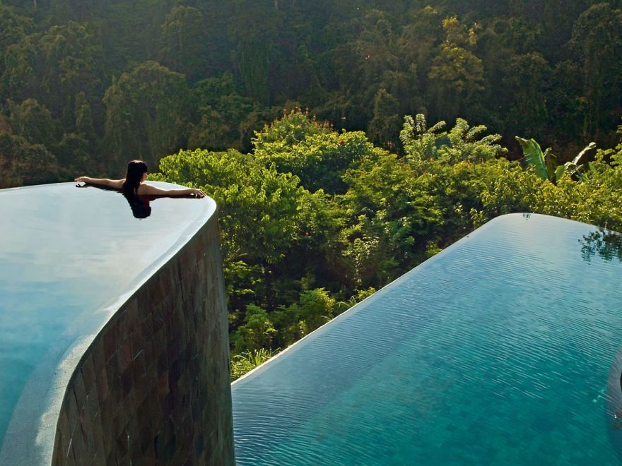 Top Waterfalls & Infinity Pools Around The World Top Waterfalls & Infinity Pools Around The World