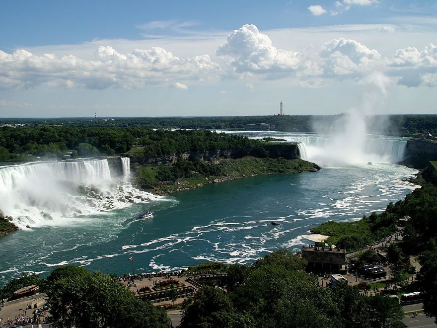 Top Waterfalls & Infinity Pools Around The World Top Waterfalls & Infinity Pools Around The World