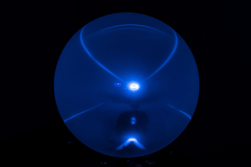 We Recreate Beautiful Atmospheric Ice Halos Using Spinning Glass Crystals